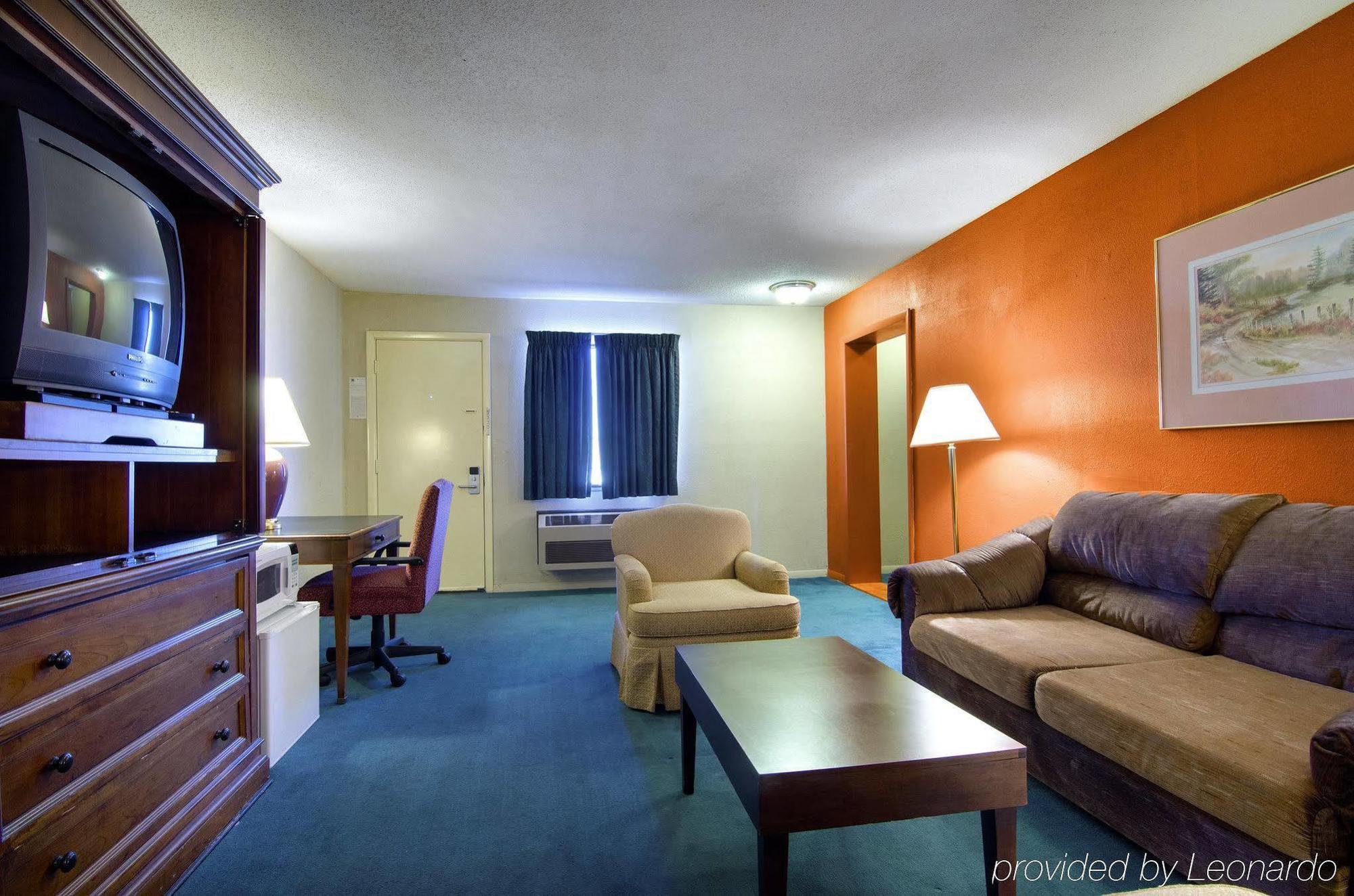 America'S Best Inn And Suites Emporia Exterior foto
