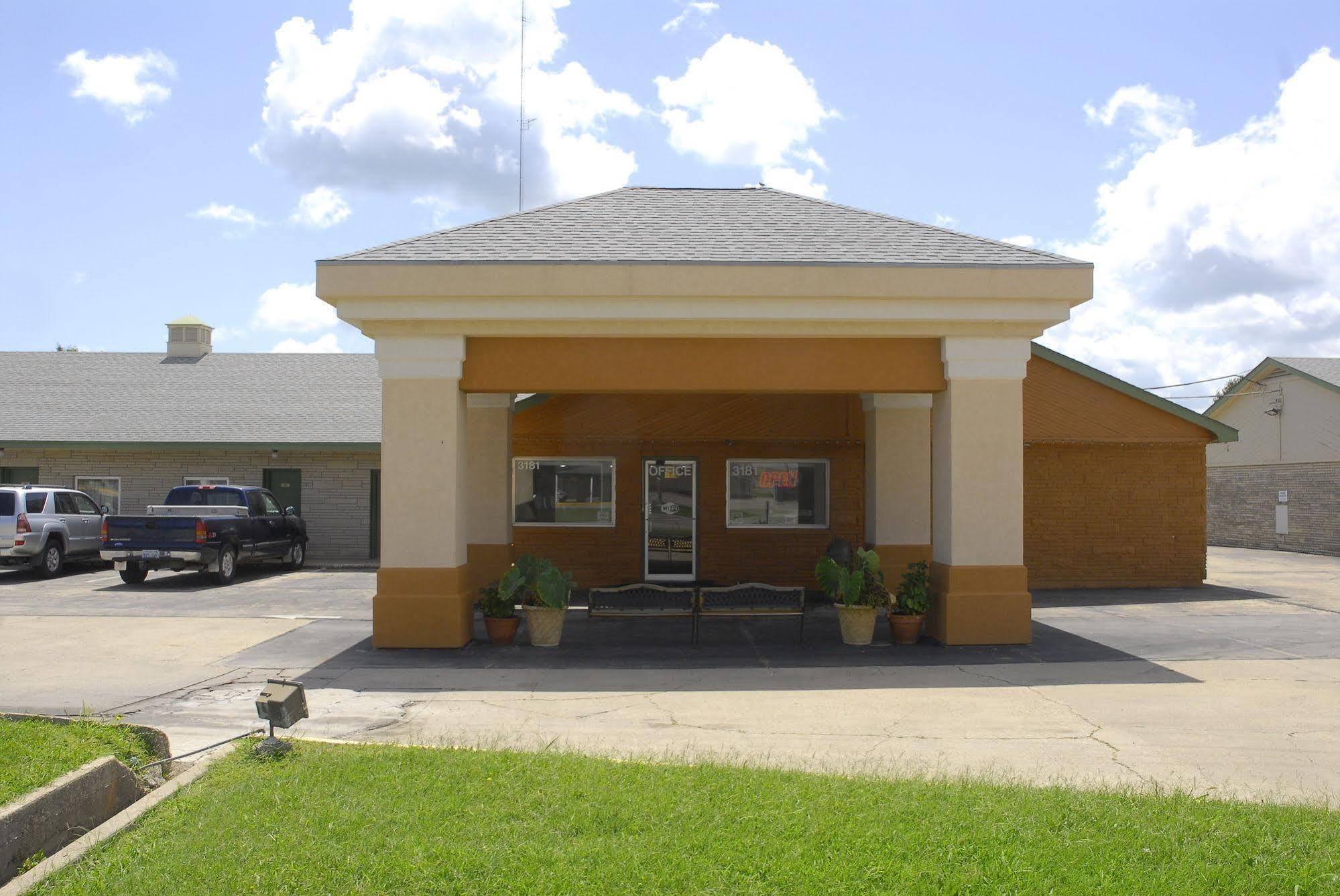 America'S Best Inn And Suites Emporia Exterior foto